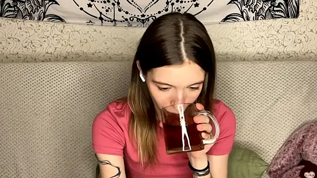 Stripchat cam girl MiriamDongo