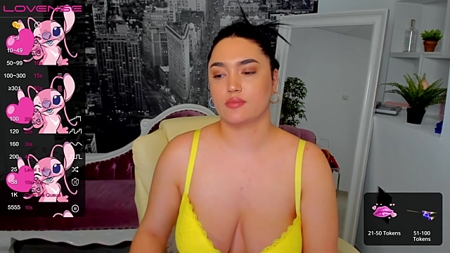 Stripchat cam girl KattyBelle