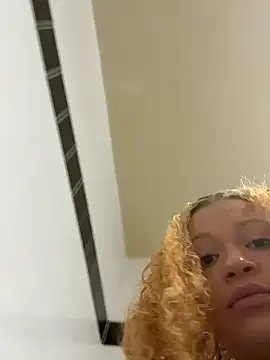 Stripchat cam girl thatgurlred