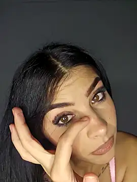 Thumbnail of Crissdesire - Stripchat live cam