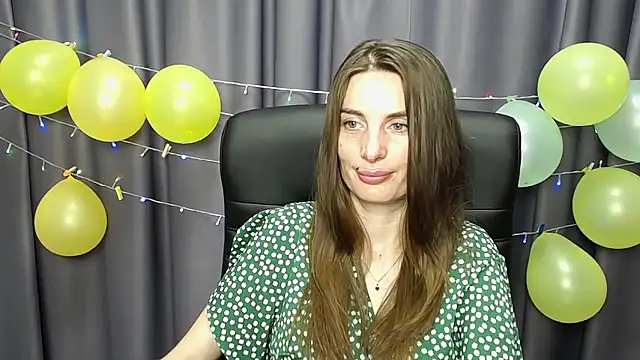 Stripchat cam girl DominikaRoyko