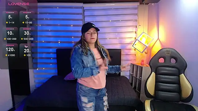 Stripchat cam girl Kitten_Cam