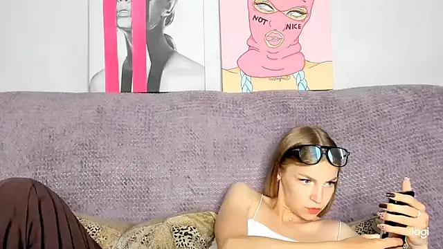 Stripchat cam girl HitGyrl