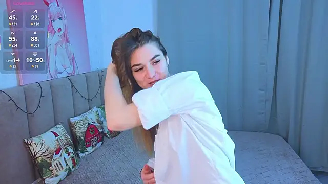 Stripchat cam girl CharaVaz