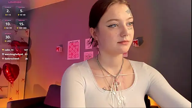 Stripchat cam girl CrystallViolet