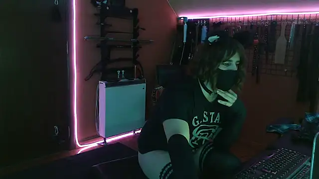 Stripchat cam girl Ginny-the-bdsm-nympho