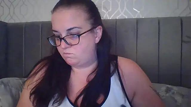 Stripchat cam girl Curvy_OliviaXX