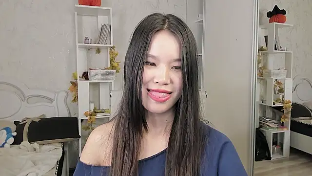 Stripchat cam girl amiya_cute