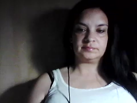 Stripchat cam girl EmiKRO_