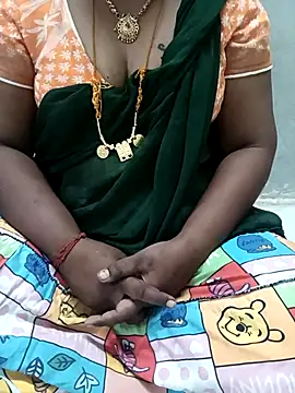 Stripchat cam girl MaaliiiPonuTamil