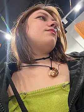 Stripchat cam girl lucy-joy