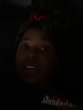 Stripchat cam girl hunnybee_alleh