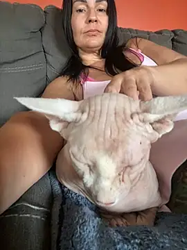 Stripchat cam girl AmiraAnn