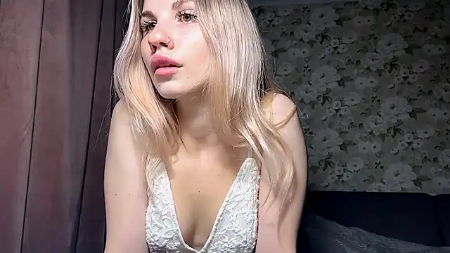 Stripchat cam girl Rosy_emily