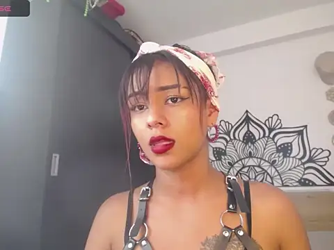 Stripchat cam girl SarayMoretti
