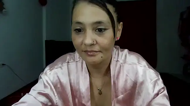 Stripchat cam girl Alay-rodriiguez