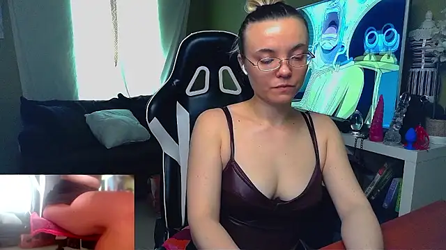 Stripchat cam girl MessyAfterMidnight