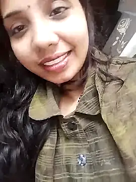 Stripchat cam girl Madem-18