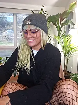 Stripchat cam girl anyalikestosuck