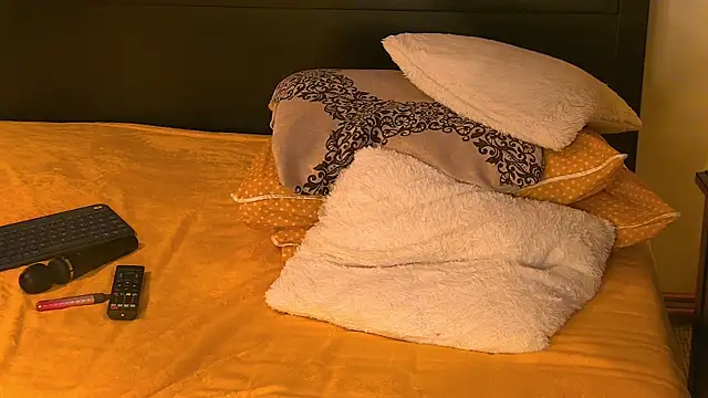 Stripchat cam girl GuiltyKisses